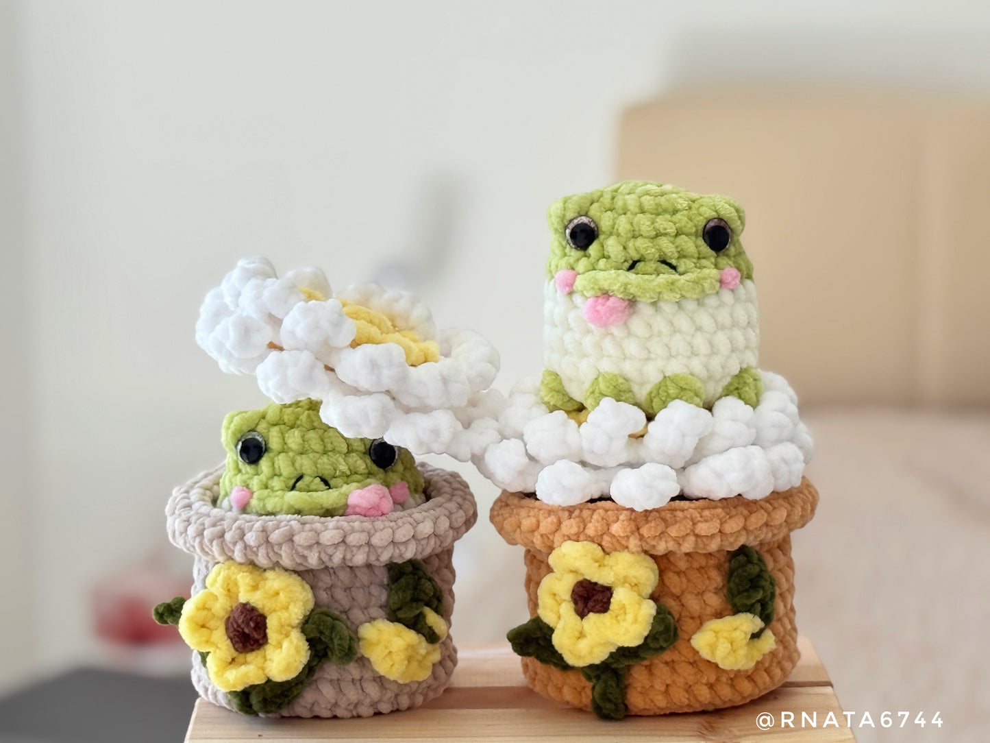 Rnata - Crochet Flower Pot with Frog Pattern (PDF)
