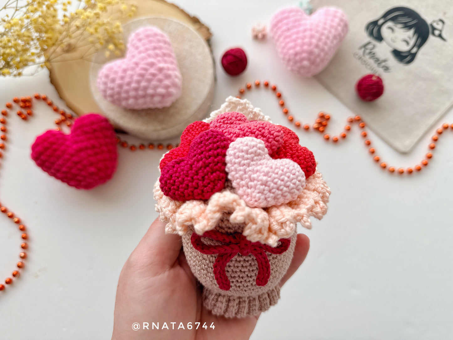 Rnata - Valentine Bouquet: Heart and Rose Pattern (PDF)