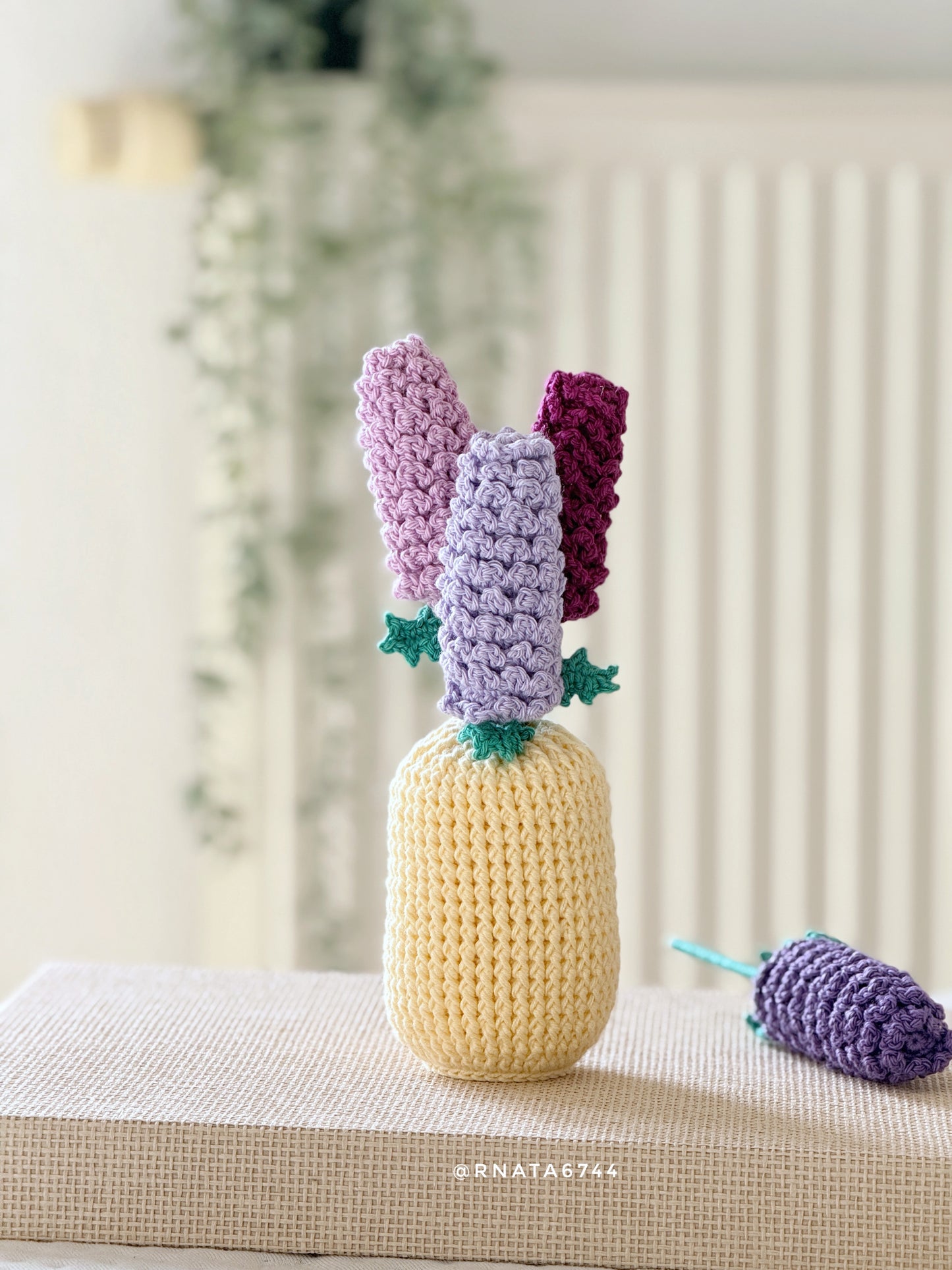 Rnata - Crochet Flowers in Vase Pattern: Tulips, Daffodils, Lavender (PDF)