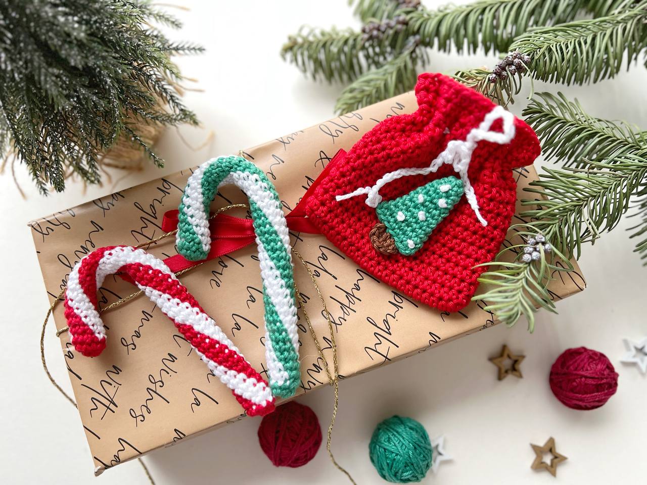 Rnata™ - Festive Christmas Wreath Crochet Pattern PDF