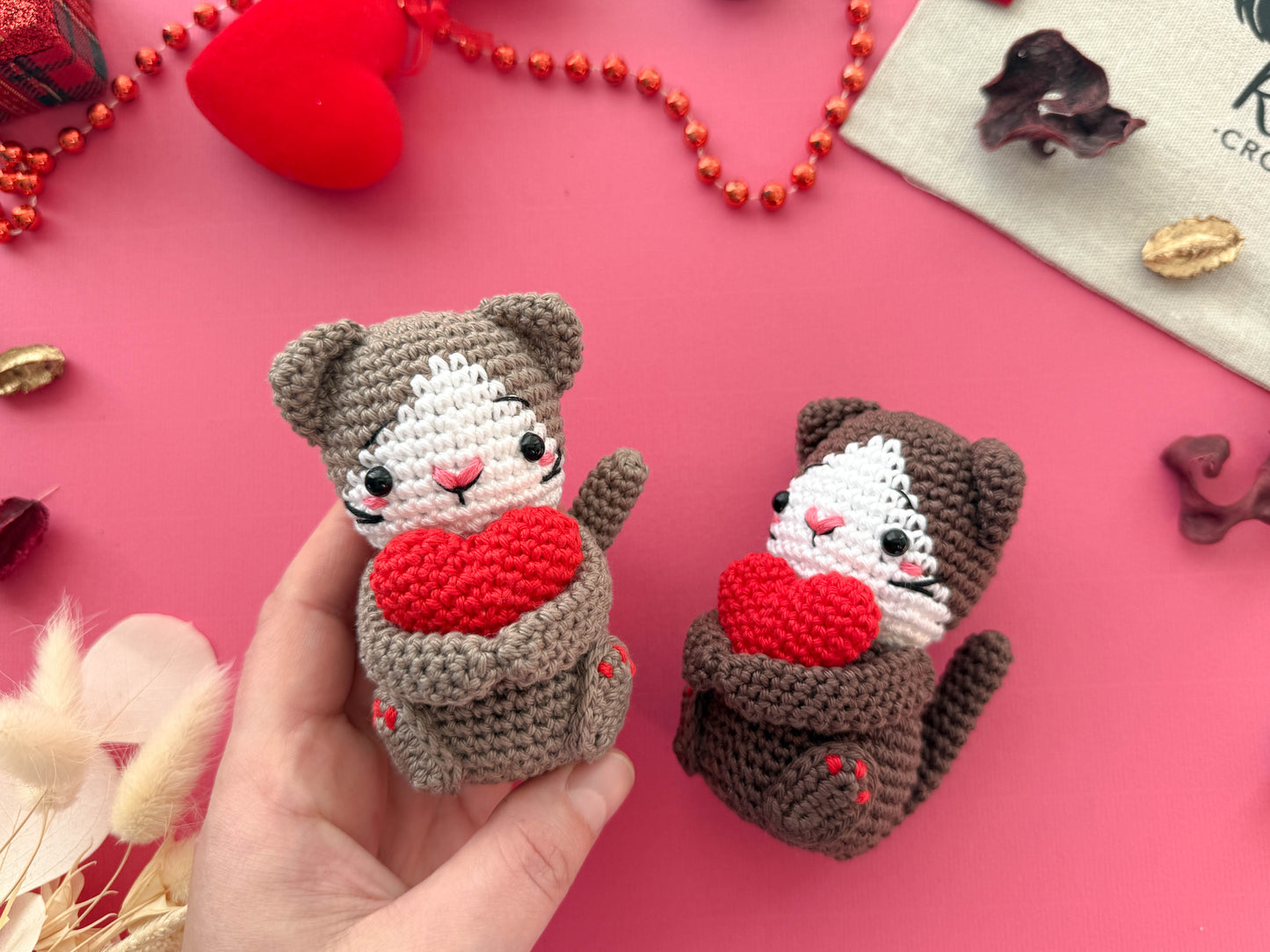 Rnata - Cozy Valentine's Cats Pattern PDF