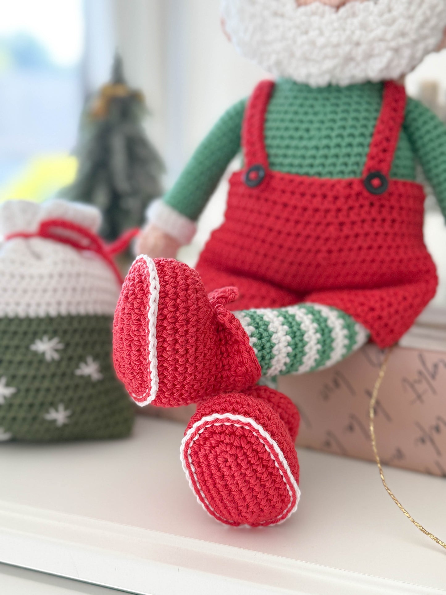 Rnata - Christmas Santa & Mrs. Claus Pattern, Christmas Amigurumi Dolls PDF
