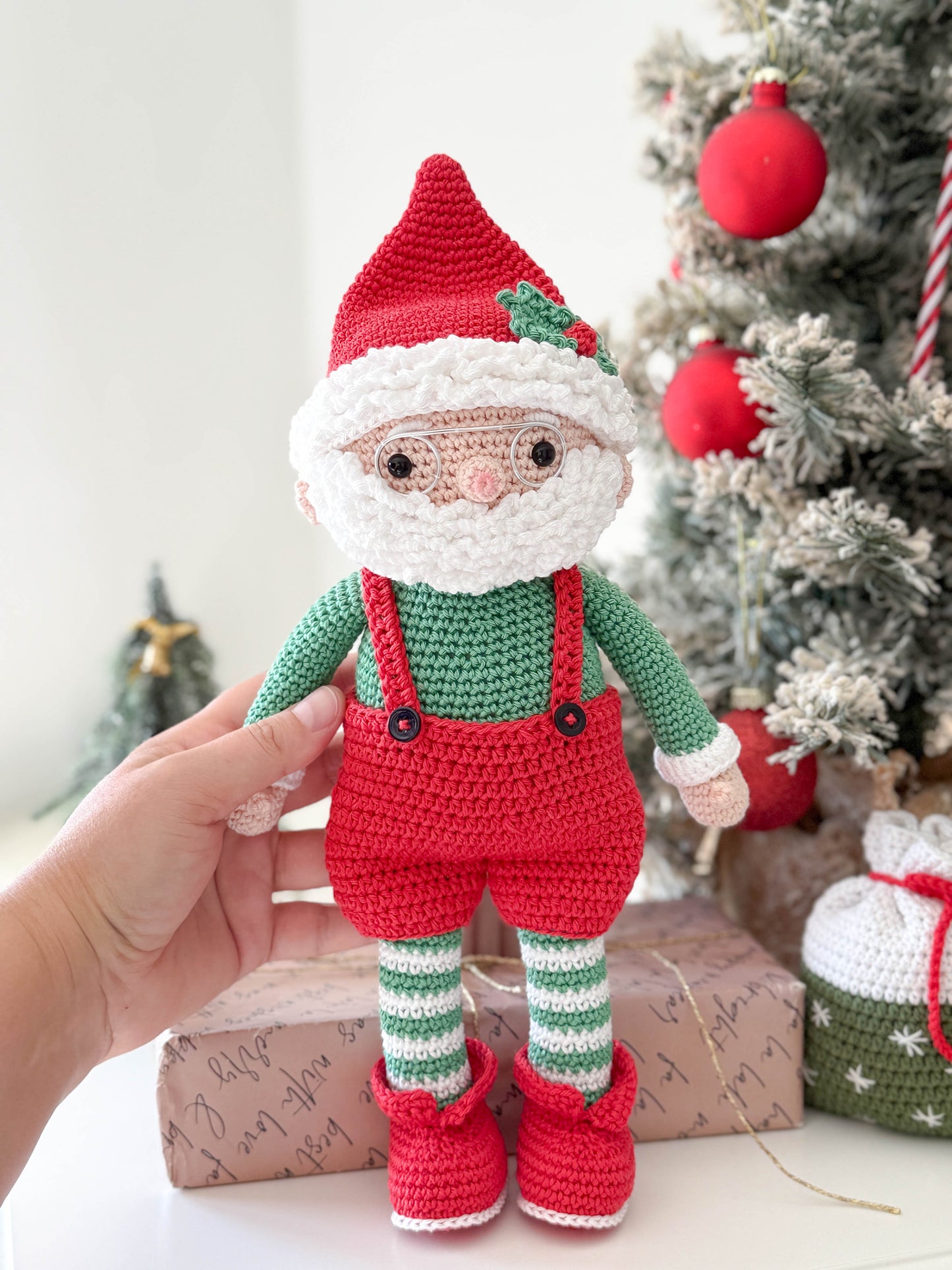 Rnata - Christmas Santa & Mrs. Claus Pattern, Christmas Amigurumi Dolls PDF