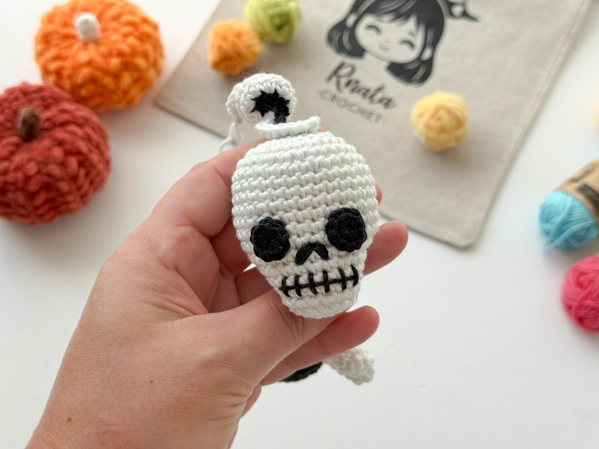 Rnata - Halloween Hang Garland Pattern PDF