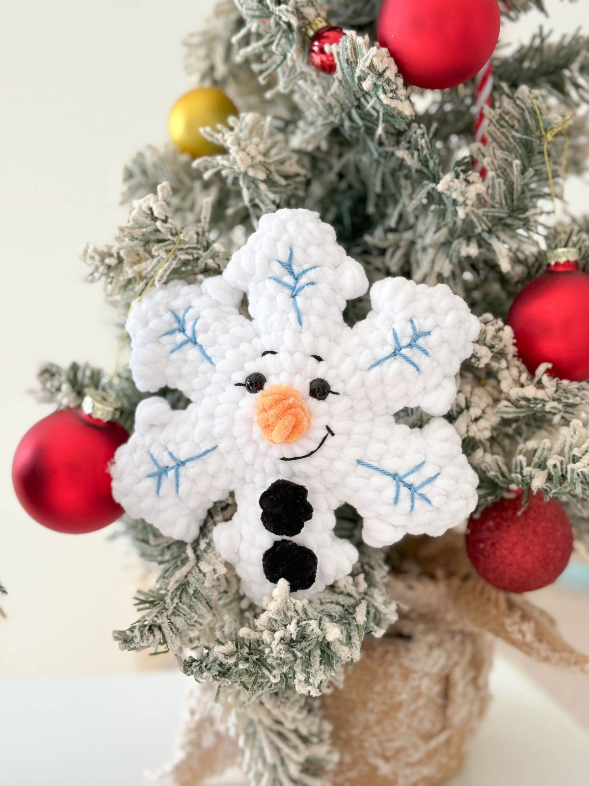Rnata-Crochet Snowflake: Santa, Gingerbread, Snowman & Reindeer Pattern (PDF)
