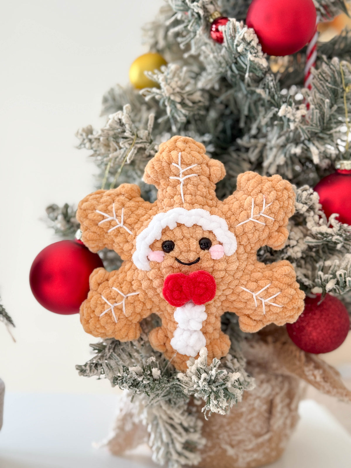 Rnata-Crochet Snowflake: Santa, Gingerbread, Snowman & Reindeer Pattern (PDF)