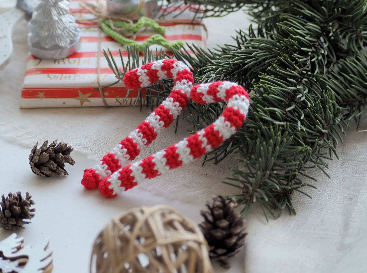 Rnata™ -  Holiday Magic Wreath Crochet Pattern PDF