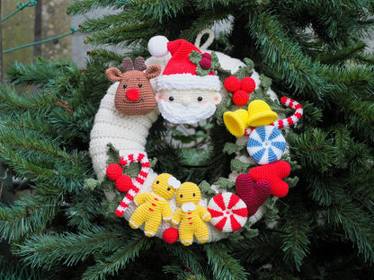 Rnata™ -  Holiday Magic Wreath Crochet Pattern PDF