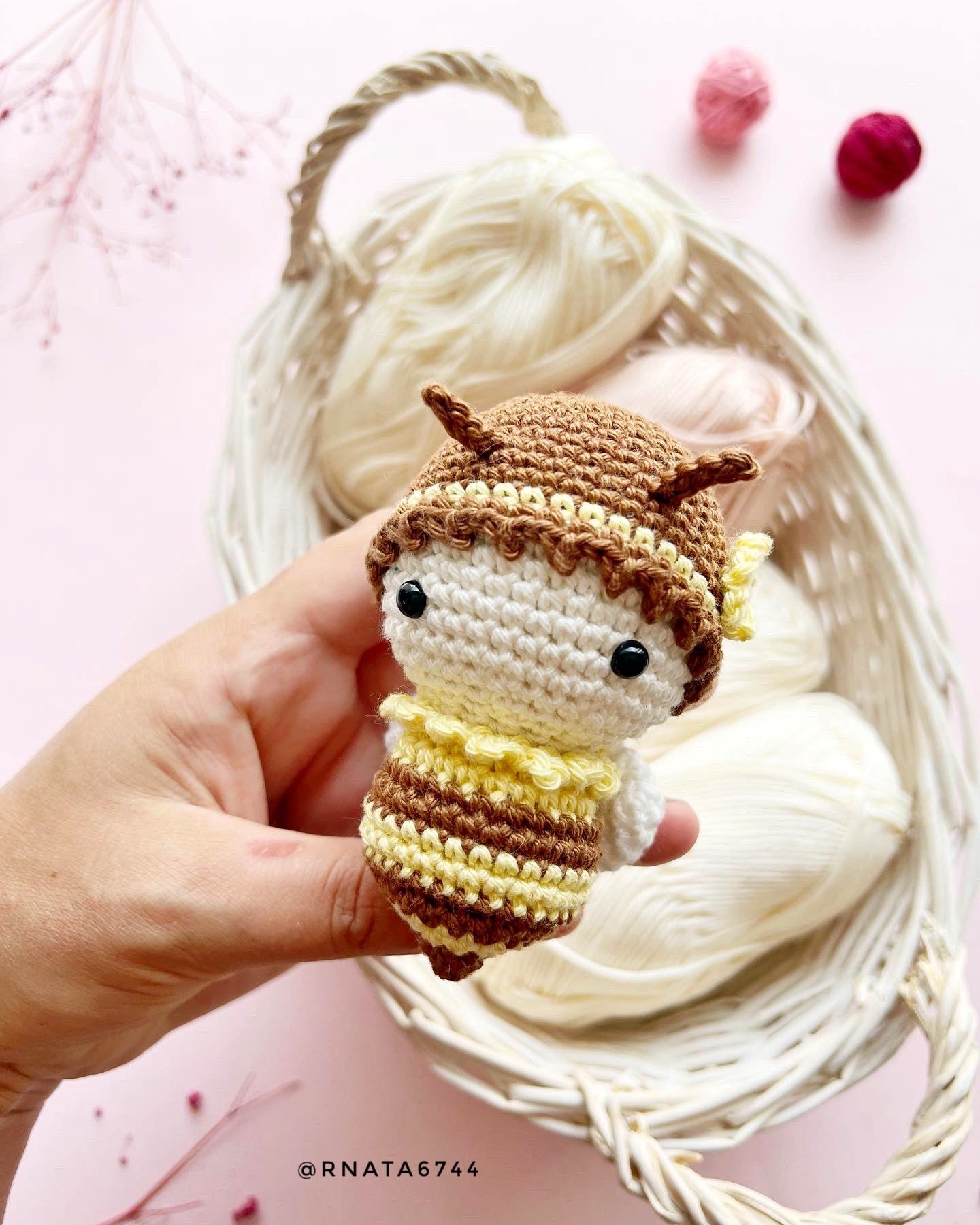 Rnata™ - Acorn Bee Crochet Pattern Free PDF